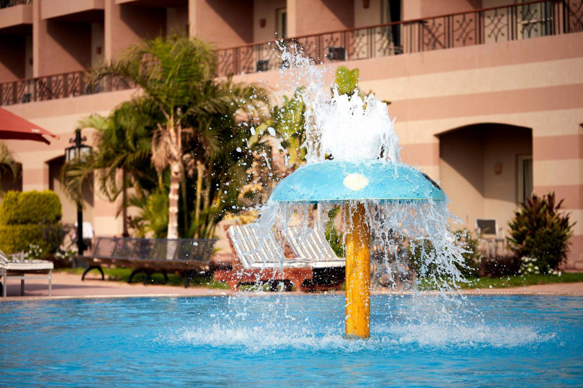 Coral Sea Beach And Aqua Park Ain Suchna Exterior foto